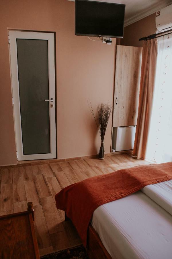 Hotel-Restaurant Milenium Salonta Dış mekan fotoğraf