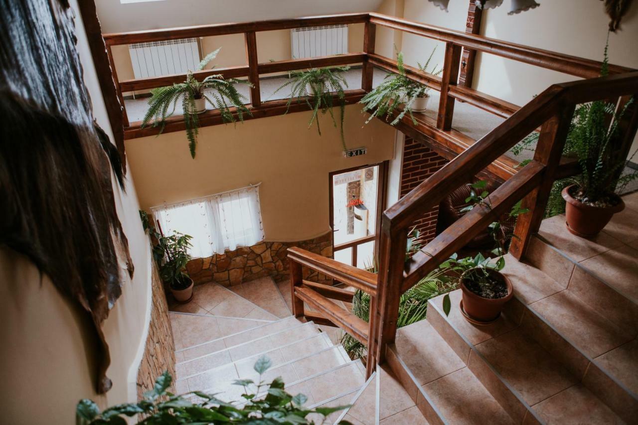 Hotel-Restaurant Milenium Salonta Dış mekan fotoğraf