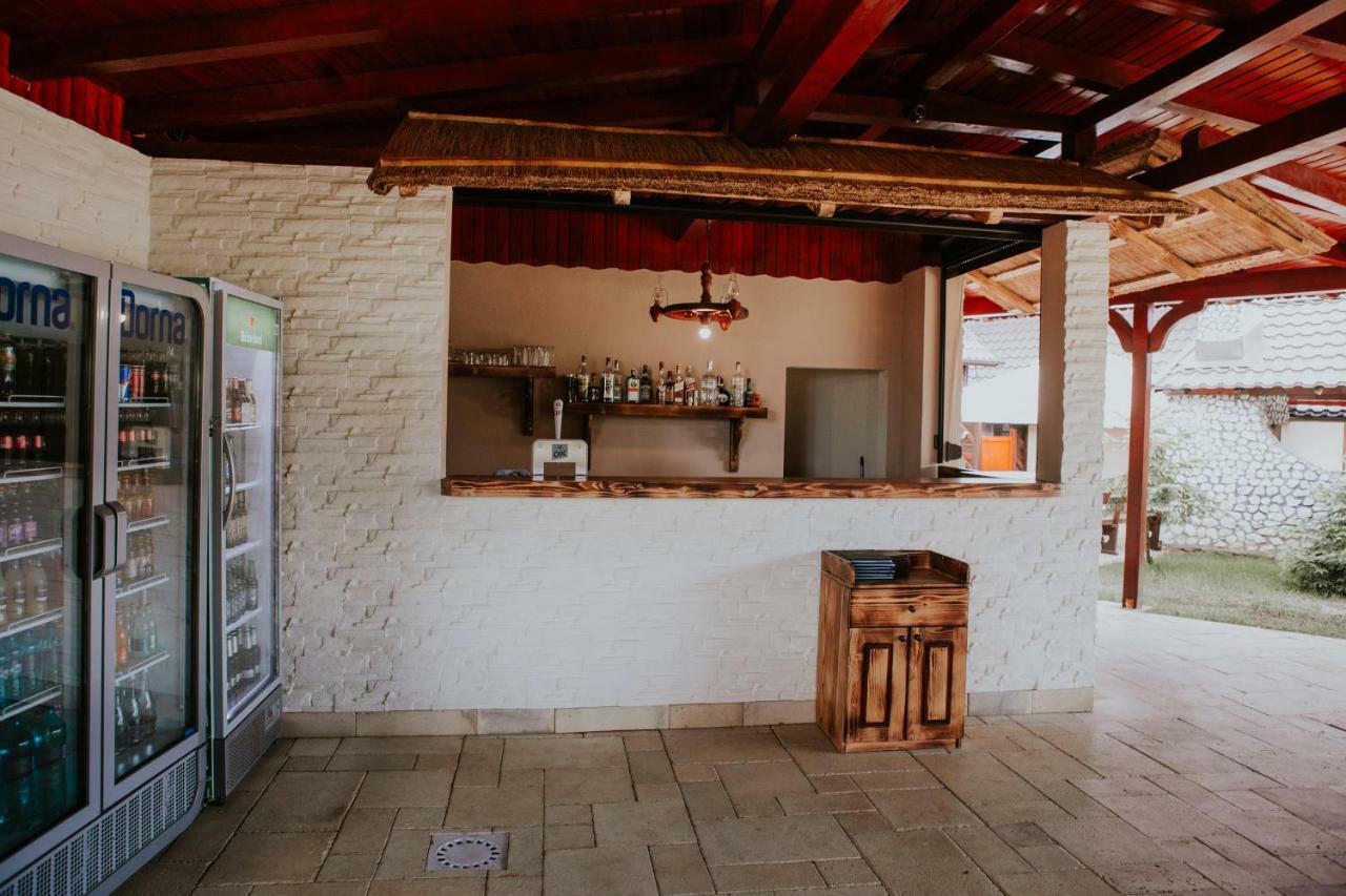 Hotel-Restaurant Milenium Salonta Dış mekan fotoğraf