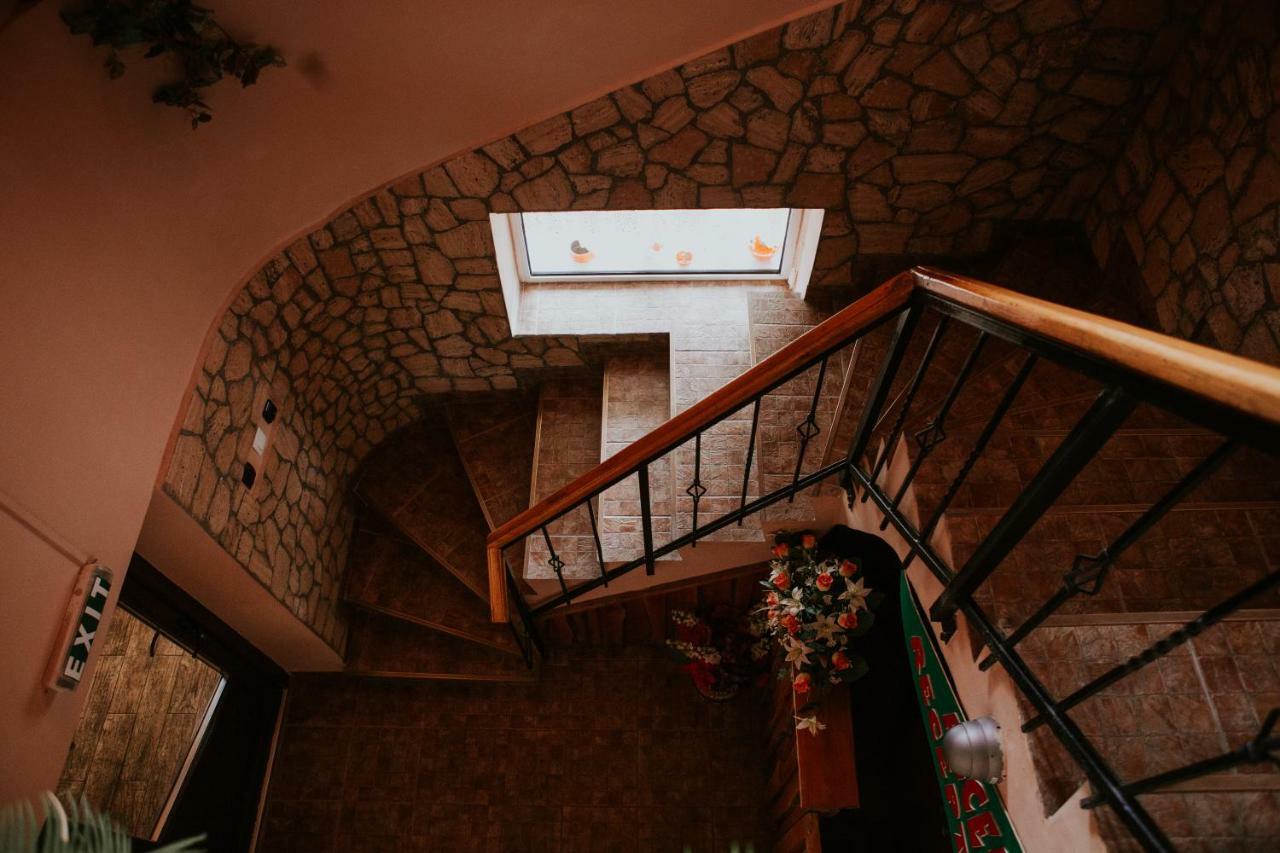 Hotel-Restaurant Milenium Salonta Dış mekan fotoğraf